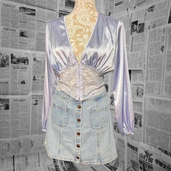 AKIRA Lavender Satin Lace Corset Blouse Puff Sleeve Going Out Top Medium - Picture 1 of 7